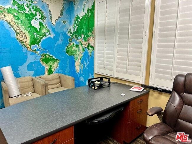 Building Photo - 7353 Canoga Ave