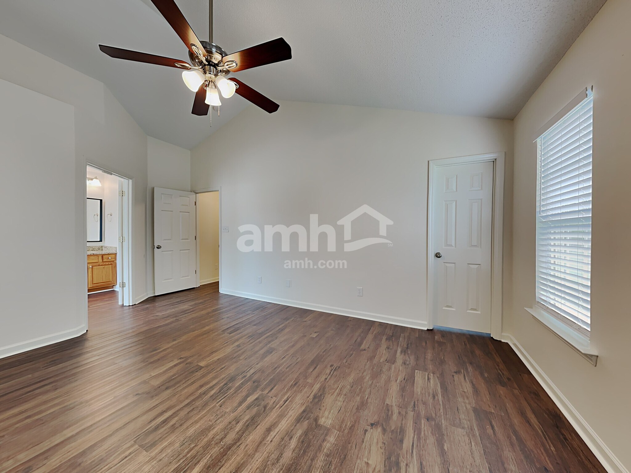 Building Photo - 135 Cabot Dr