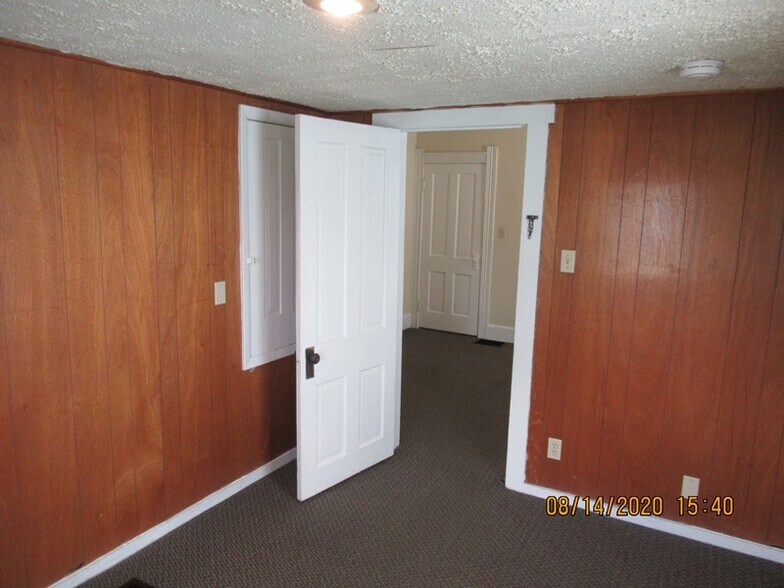 Building Photo - 320 E Cottage Grove Ave