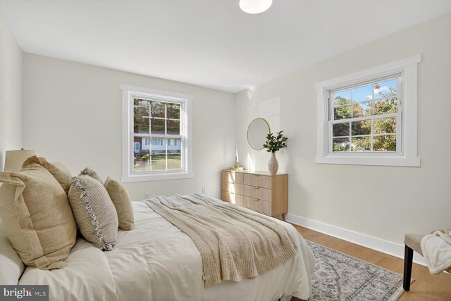 Building Photo - 8915 Sylvania St