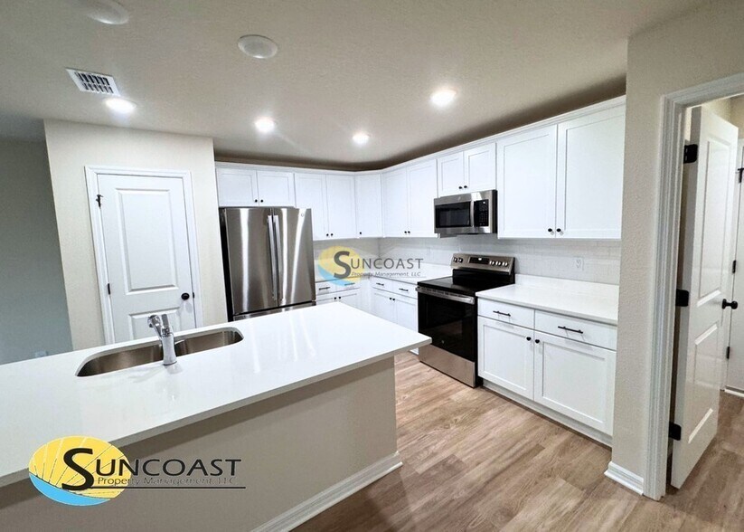 Building Photo - 23 Ryker Ln