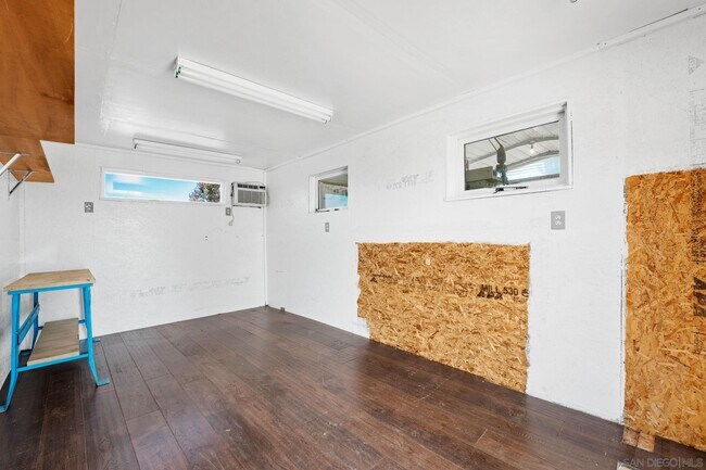 Building Photo - 2530 Pruett Dr