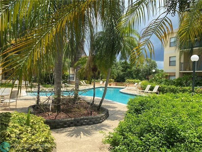 Building Photo - 9999 Summerbreeze Dr