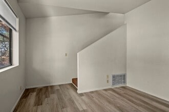 Building Photo - 30 E Calle Contenta