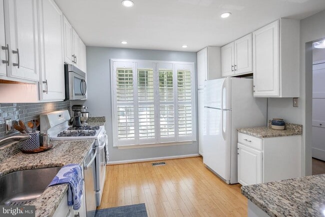 Building Photo - 7433 Hatherleigh Ct