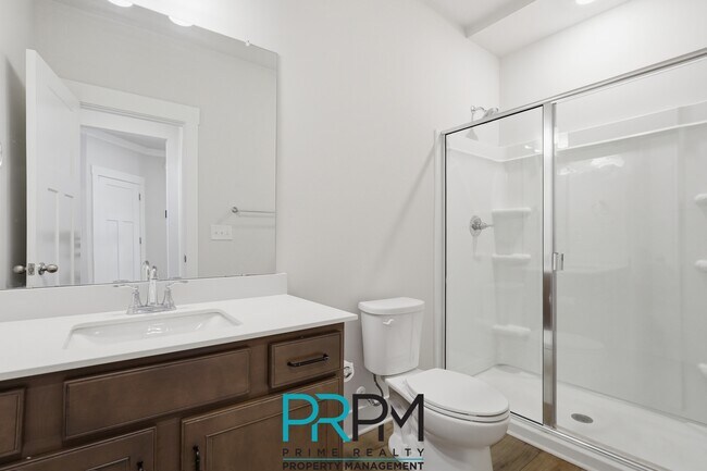 Building Photo - 6 Thornfield Dr