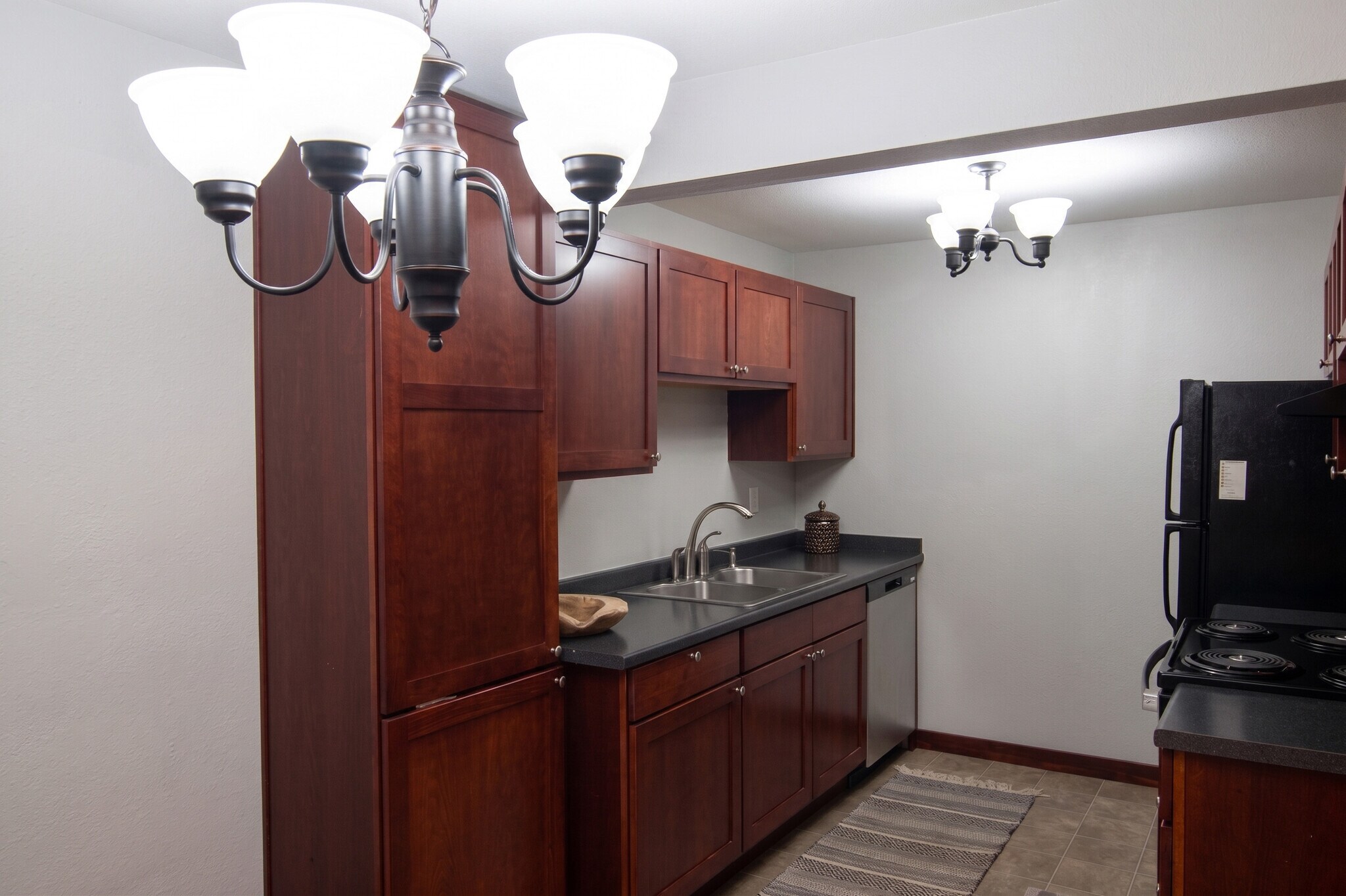 Building Photo - 16817 Larch Way