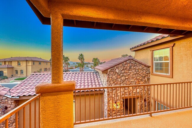Building Photo - 5 Bedroom Corner Lot Home in Gated Community!