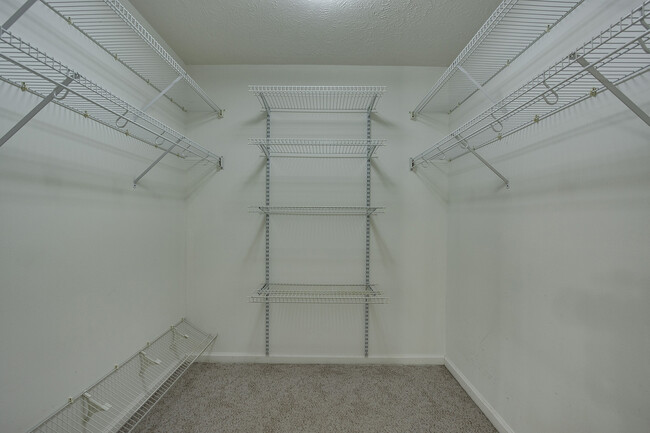 Building Photo - 201 Seminole Cir