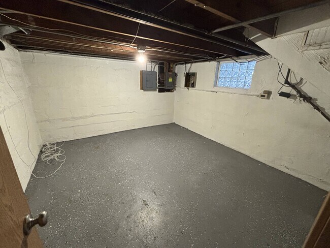 Building Photo - 3988 Adams St