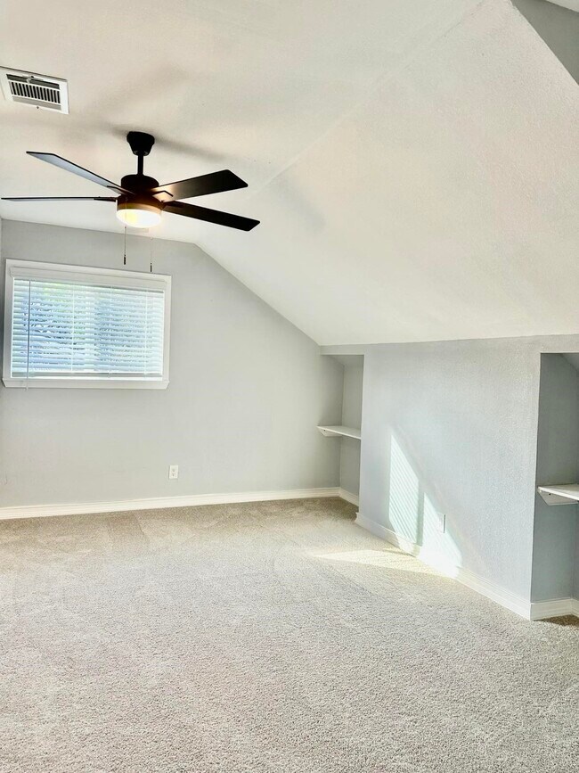 Building Photo - 10615 Piping Rock Ln