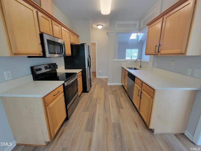 Building Photo - 7954 Willowglen Dr