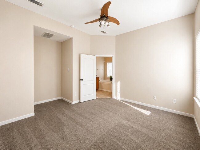 Building Photo - 3011 Sunchase Ct