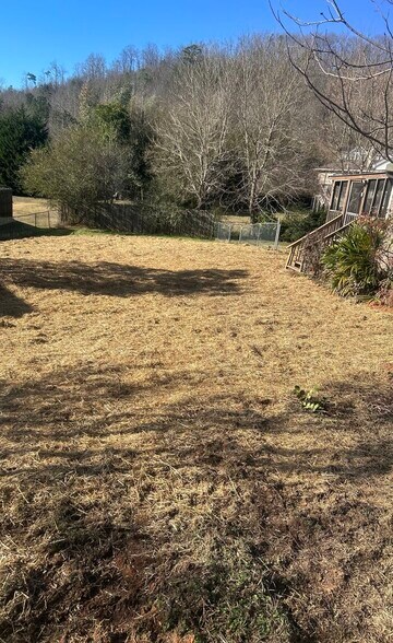 Building Photo - 5473 Pine Rd