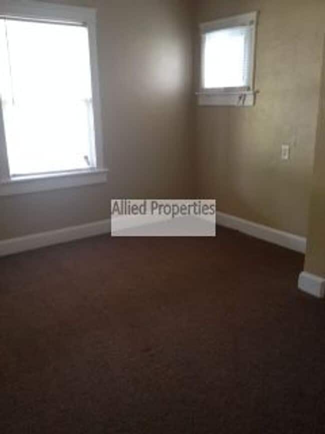 Building Photo - 1005 Minor Ave