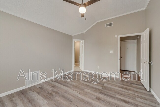 Building Photo - 8701 Pheasant Run Dr