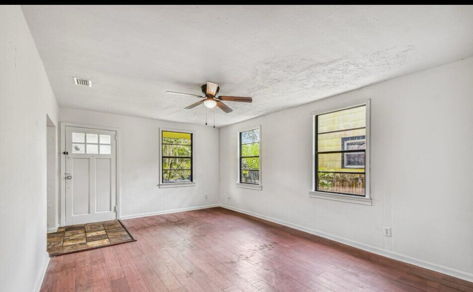Building Photo - 1176 Dancy St
