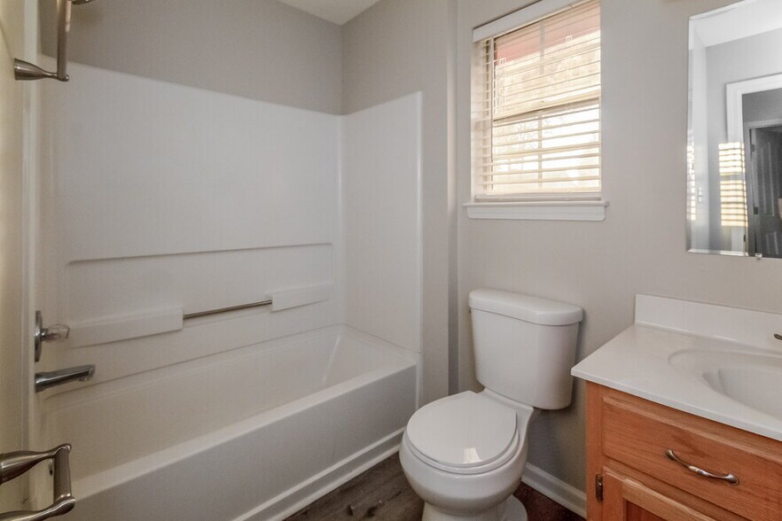 Building Photo - 7338 Lee Ann Dr