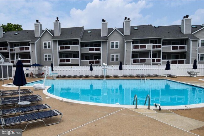 Building Photo - 4056 Grays Pointe Ct