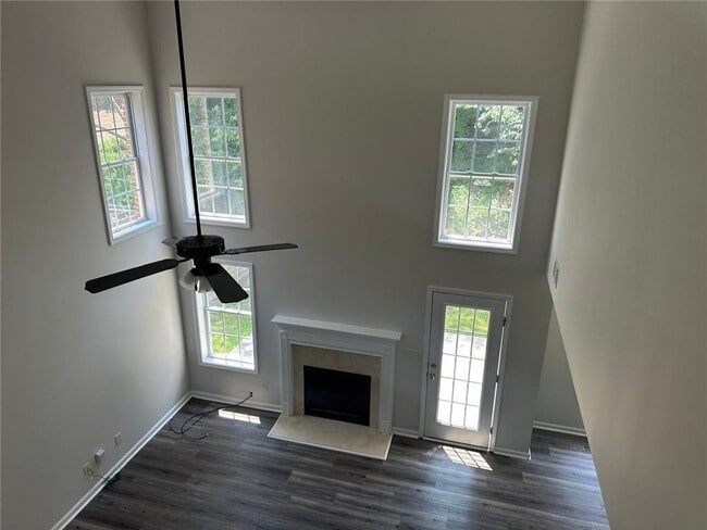 Building Photo - 6133 Mulberry Park Dr