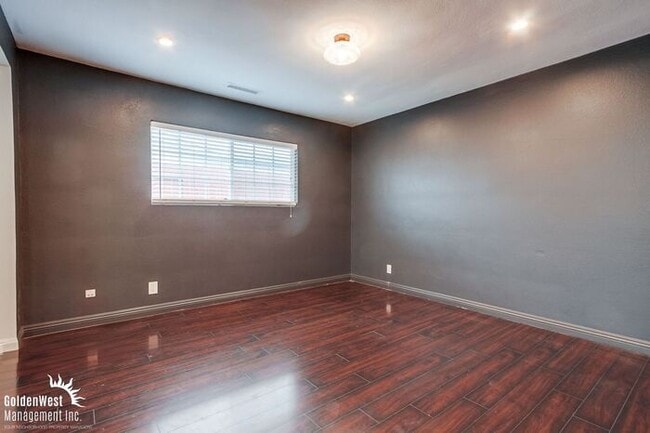 Building Photo - Lovely 4Bdm 2Ba Home Located in Escondido
