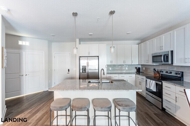 Building Photo - 918 Aventine Dr