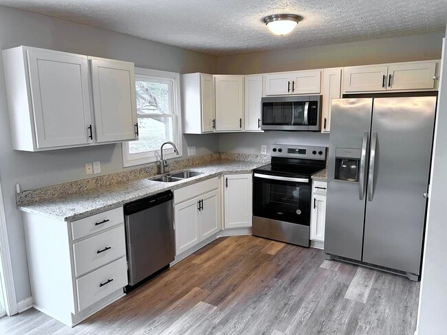 Building Photo - 13 Chaney Way