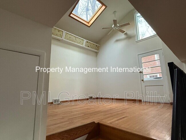 Building Photo - 864 Beechwood Rd