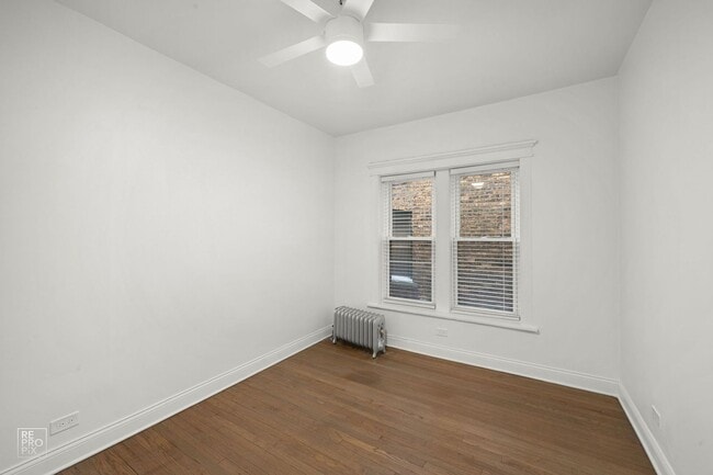Building Photo - Spacious 4-Bedroom, 2-Bath in Edgewater — Sun-Filled, Stylish, and Pet-Friendly with In-Unit Laun...