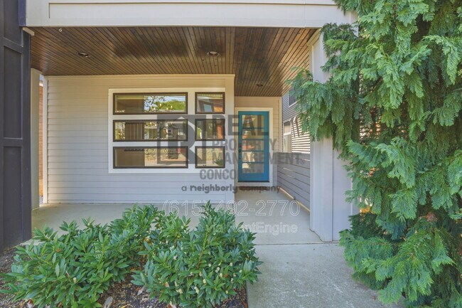 Building Photo - 1607 10th Ave N