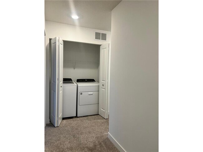 Building Photo - 3045 125th Ln NE