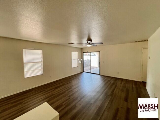 Building Photo - Very nice 3 bedroom home located in Spectr...