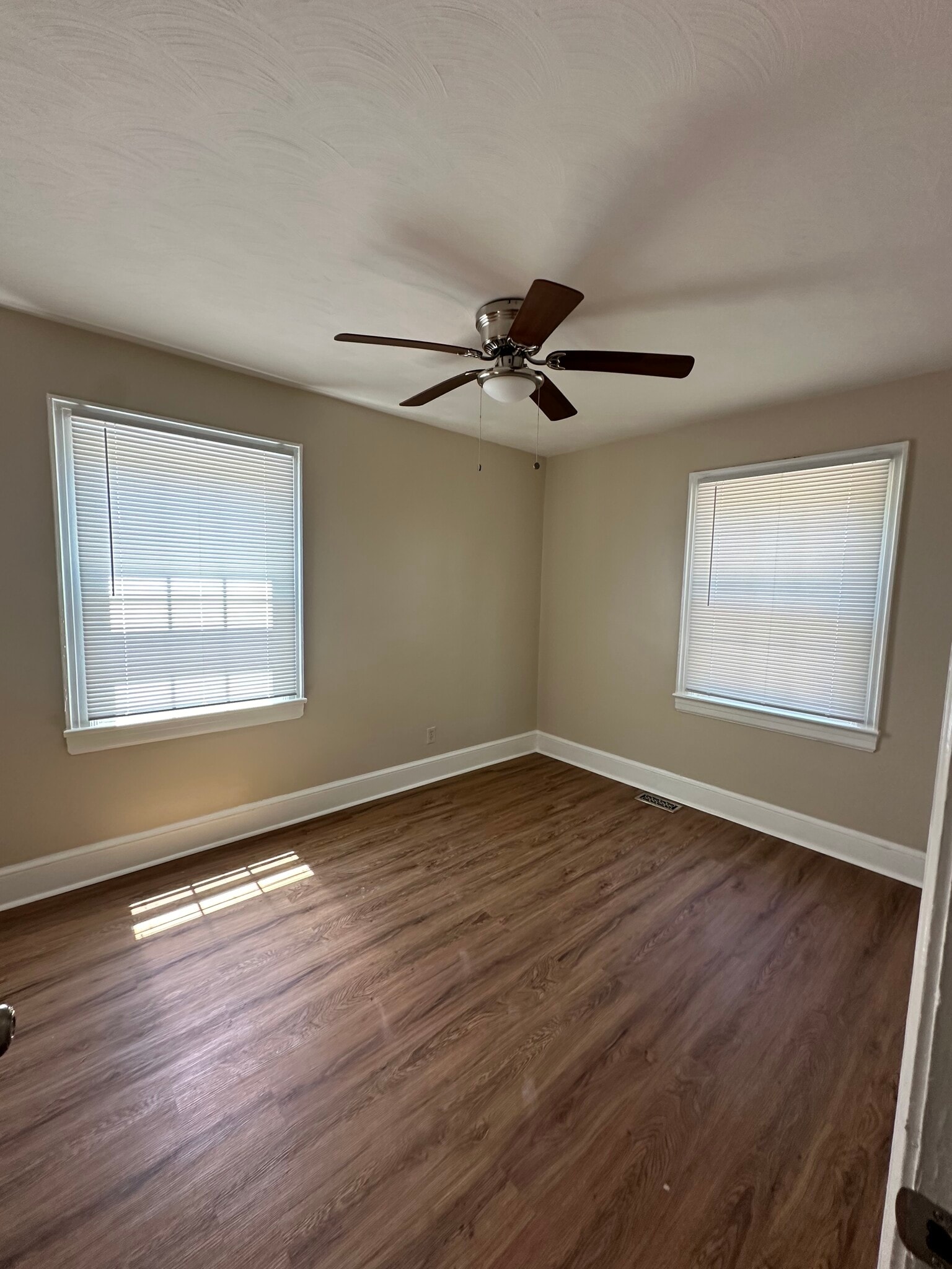 Building Photo - 107 Mitchell St