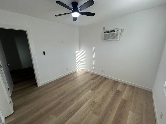 Building Photo - 2228-2232 1/2 Mira Vista Ave