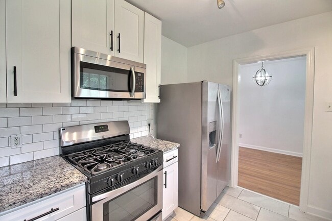 Building Photo - 4264 Eastern Cove