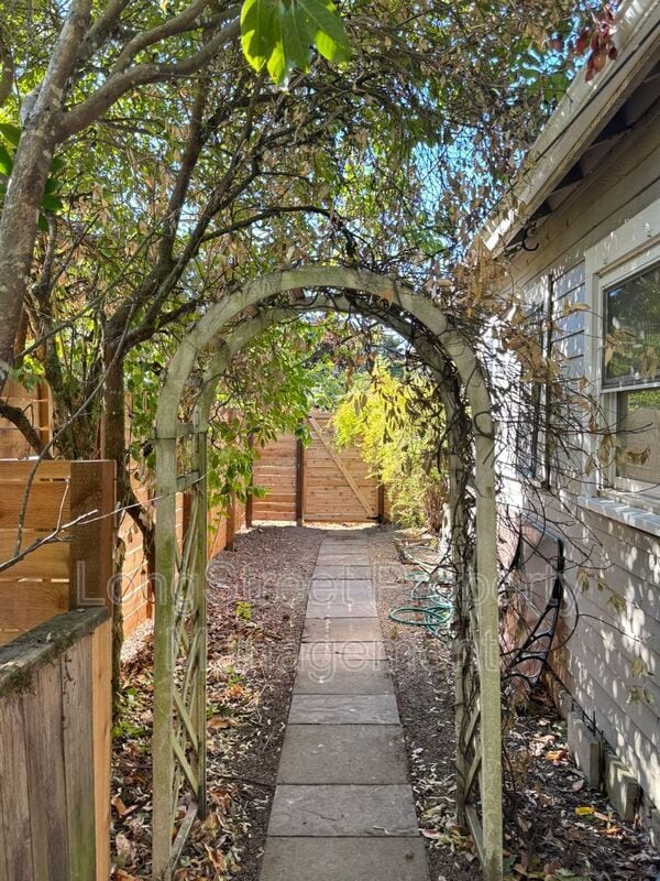 Building Photo - 129 NW 11th St