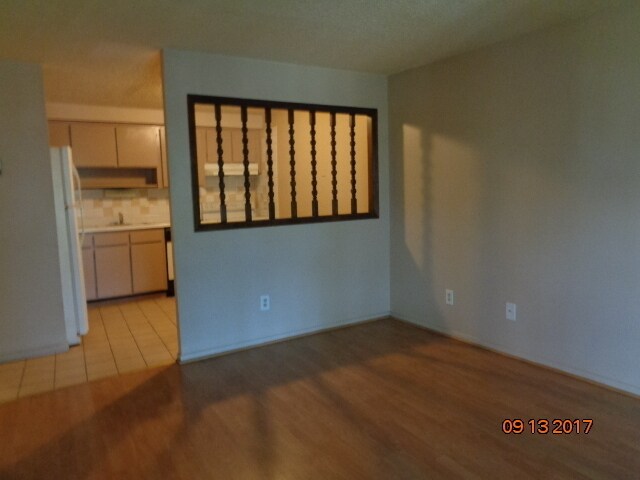 Building Photo - Wonderful 1 BR/1 BA third level condo in secured building.