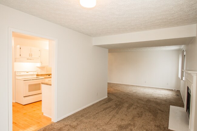 Building Photo - 1838 Keystone Lakes Dr