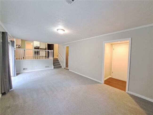 Building Photo - 844 Chandler Dr SW