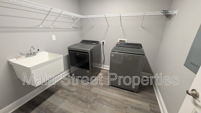 Building Photo - 6260 Saufley Pines Rd