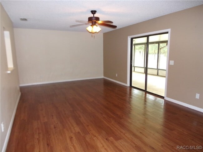 Building Photo - 100 E Knightsbridge Pl