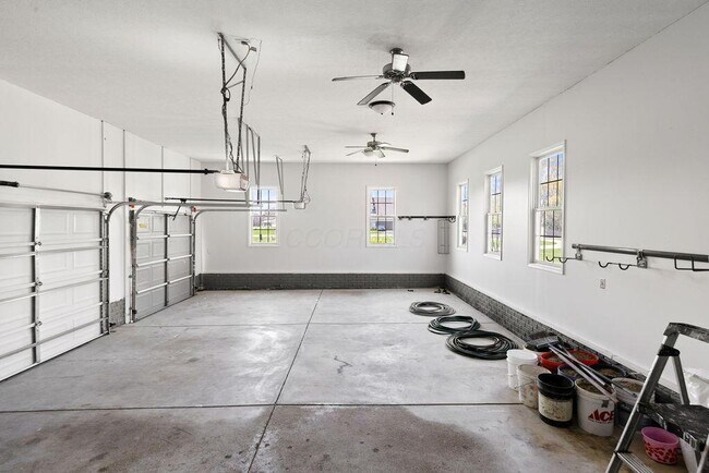 Building Photo - 100 Bermuda Dr