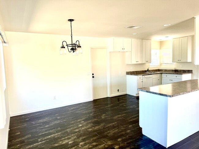 Building Photo - 2727 Recinto Ave