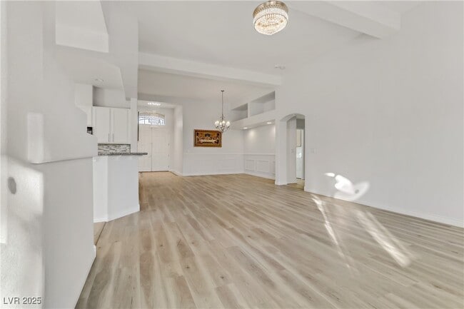 Building Photo - 7215 N Buttons Ridge Dr