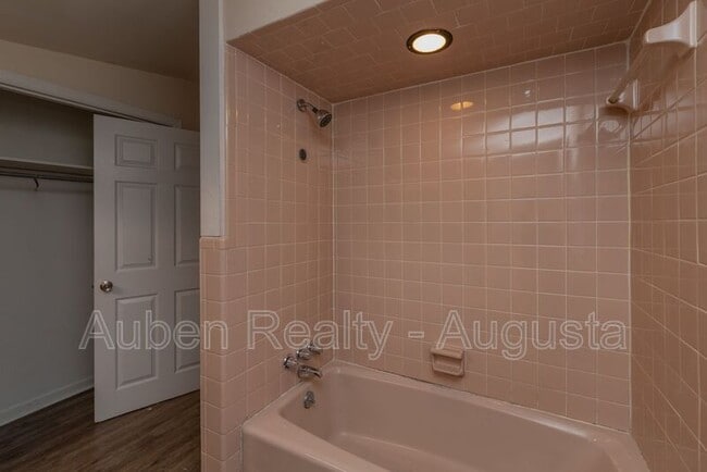 Building Photo - 151 Curry St