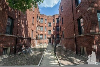 Building Photo - 2 bedroom in Chicago IL 60625