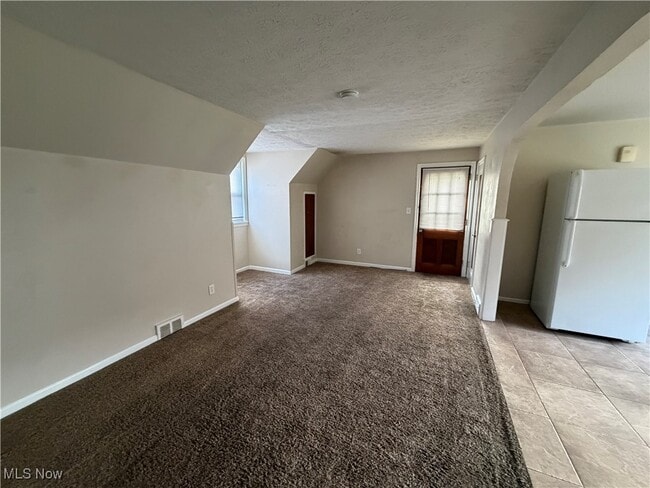 Building Photo - 3066 Evelyn Rd