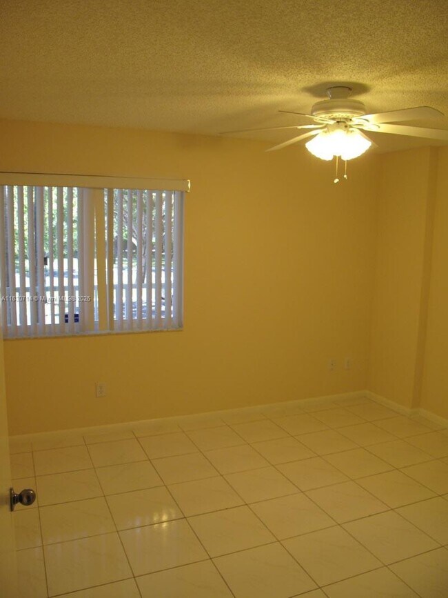 Building Photo - 9511 Weldon Cir