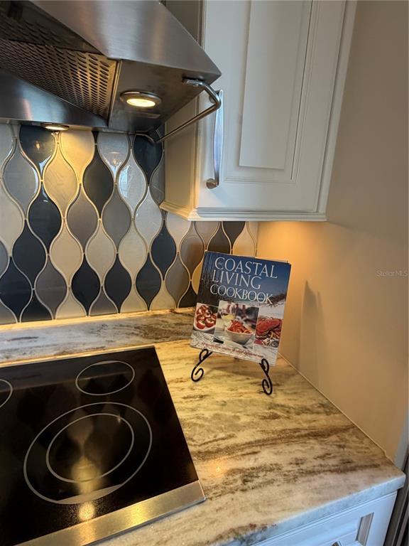 Building Photo - 6025 Sun Blvd