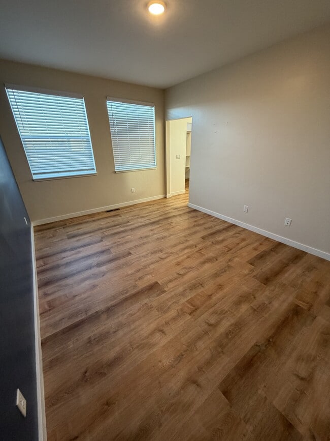 Building Photo - 4280 NE Alexander Way